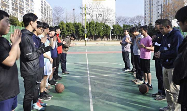 Corea del Sur - Visita de jóvenes Salesianos japoneses