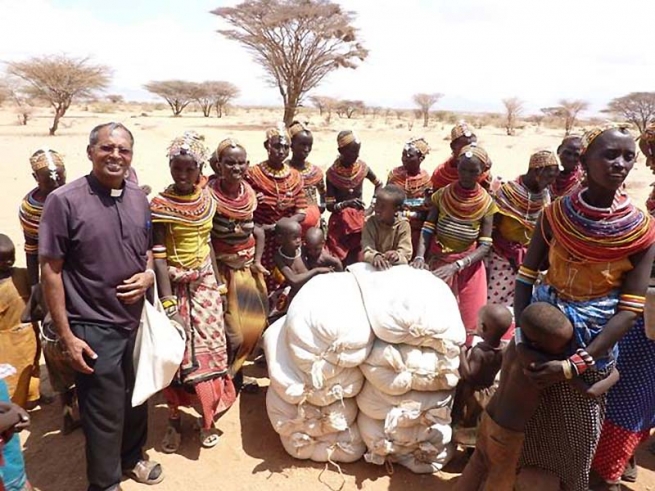 Kenia – “Don Bosco Mission Korr” sigue ayudando a las personas afectadas por el hambre