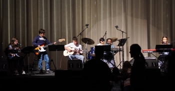 Portugal - Alumnos del "Musicentro" de los Salesianos de Oporto actuaron en el 18º aniversario de la "Casa de la Música”