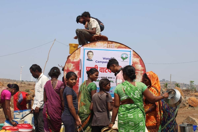 Indie – Marzenie o nazwie woda: zaangażowanie salezjańskiej organizacji pozarządowej BGVK w walkę z suszą i na rzecz rozwoju w stanie Maharasztra