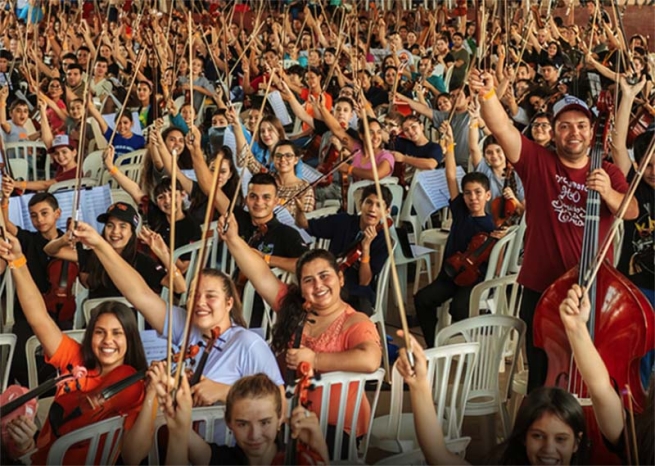 Paraguay – Le centre « Don Bosco Róga » ouvre les portes à l'intégration des mineurs grâce à la musique