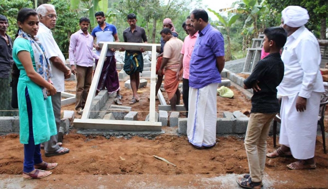 India – I salesiani con “BREADS” continuano a lavorare per la ricostruzione dopo le devastanti inondazioni del Kerala