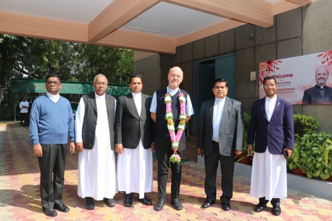 Inde - Visite du vicaire général à la province de New Delhi
