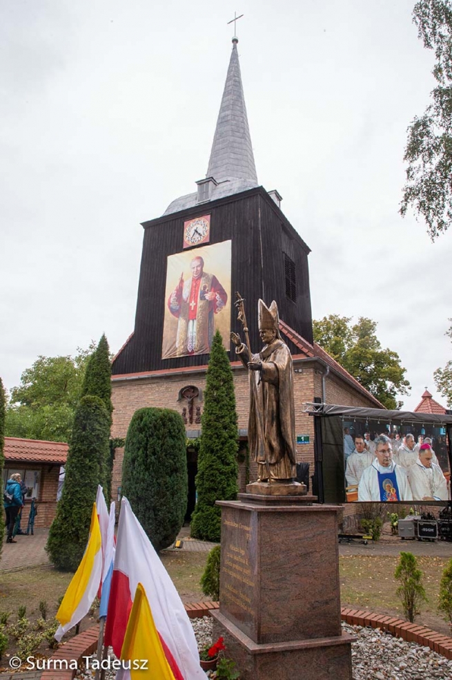 Polônia – Igreja e santuário dedicados ao Bem-aventurado Stefan Wyszyński