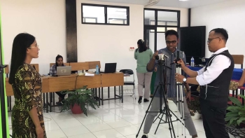 Indonesia – Maestros comprometidos en cursos de formación para la creación de videos educativos