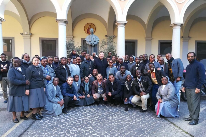 Italia - Celebración de la Navidad en el Sagrado Corazón para 80 salesianos y fma de África y Madagascar