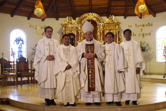 Equador – Ordenação sacerdotal de Andrés Acosta