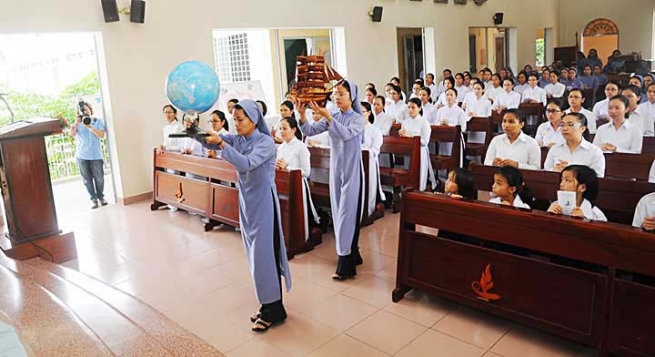 Vietnam - Celebración de la Jornada Mundial de las Misiones por parte de las FMA