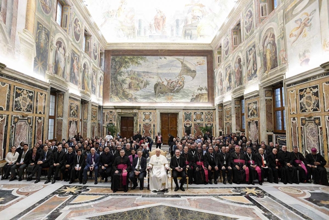 Vaticano – Papa Francisco: contar o bem, fazer networking contra o desespero e a desinformação