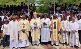 Gambia – La presencia del Cardenal Ángel Fernández Artime, Rector Mayor de los Salesianos, alentó la pequeña pero vibrante presencia salesiana