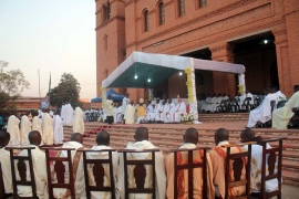 R. D. Congo - Ordenaciones Sacerdotales y Diaconales presidida por Obispo salesiano