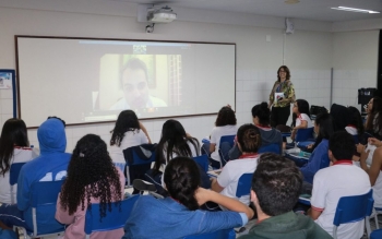 Brasil - Una videoconferencia sobre el tema del bullying