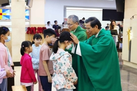 Hong Kong – O P. Joseph Phuoc visita a Paróquia salesiana dedicada a Maria Auxiliadora