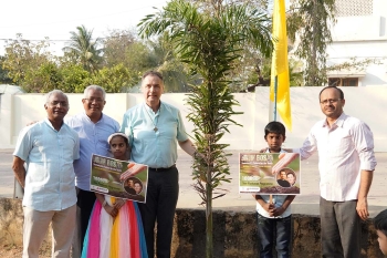 India - El Rector Mayor lanza la campaña de plantación "Grow Bosco" en Hyderabad