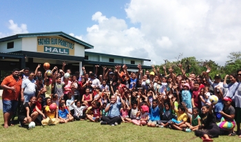 Samoa – Fiesta de los muchachos en la parroquia de Salelologa