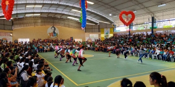 Bolivia - 1500 jóvenes en el evento “Jesús, la fuente del agua viva”