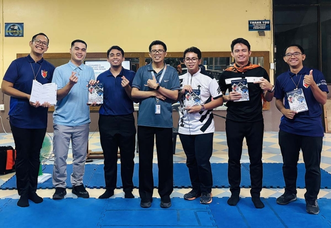 Philippines – Salesian novices strengthen community life through uplifting group activities