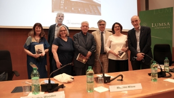 Italie – Le journalisme comme mission et service : hommage au P. Costa lors de la présentation de « Errant entre chroniques et événements. Quarante ans de journalisme »