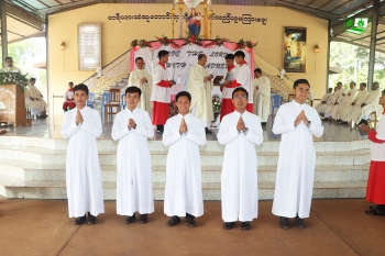 Myanmar - Primera profesión de cinco jóvenes salesianos