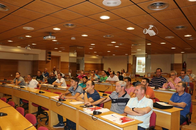 Espagne - Trente professeurs de centres salésiens de Formation Professionnelle reçoivent une formation pour le cycle de Mécanisé Mécanicien