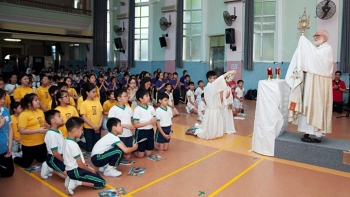 Hong Kong - End of academic year for students of primary schools