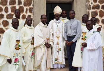 Bénin - Profession perpétuelle de Larios-Aubin Odjouhounchi Idohou