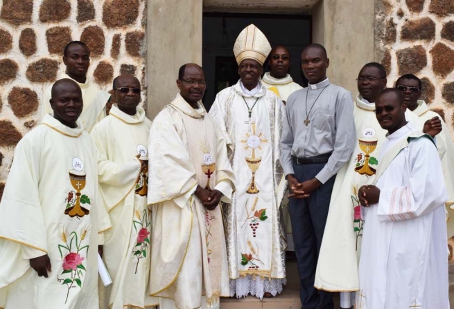 Benin – Śluby wieczyste Lariosa-Aubina Odjouhounchi Idohou