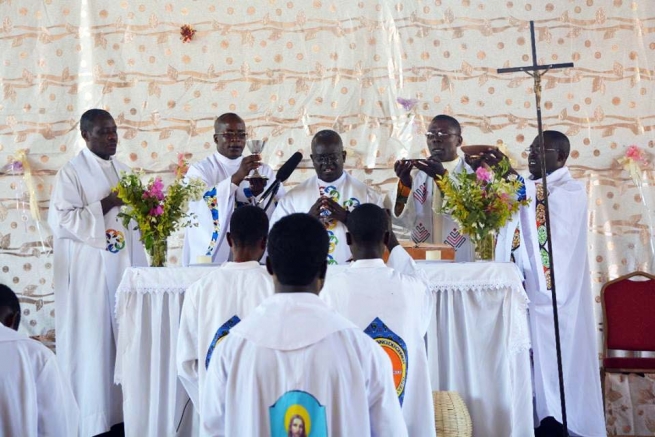 R.D. Congo - Messe d'action de grâces  à la clôture de l'année académique