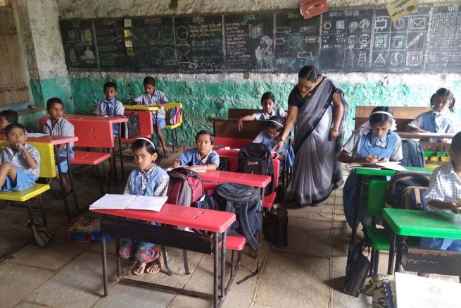 India – Educazione dei bambini dei villaggi rurali