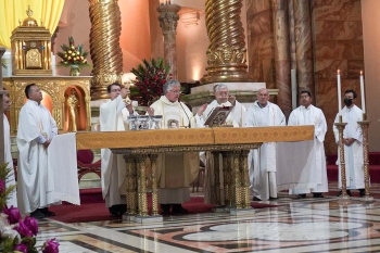 Ecuador - Misa en honor al venerable Crespi se celebró en Catedral de Cuenca