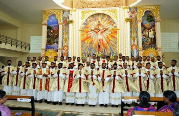 Inde - Ordinations diaconales de 27 Salésiens