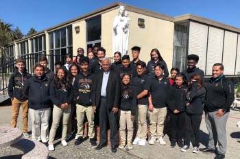 Estados Unidos - El Padre Tom Uzhunnalil visitó el Colegio Salesiano de Richmond