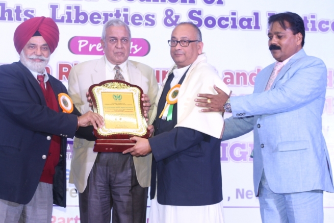 Inde – Mgr Pallipparambil, SDB, reçoit un Prix prestigieux pour son engagement dans l’éducation et la santé