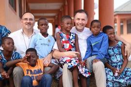 Ghana - Fr Á.F. Artime listens to needy youth
