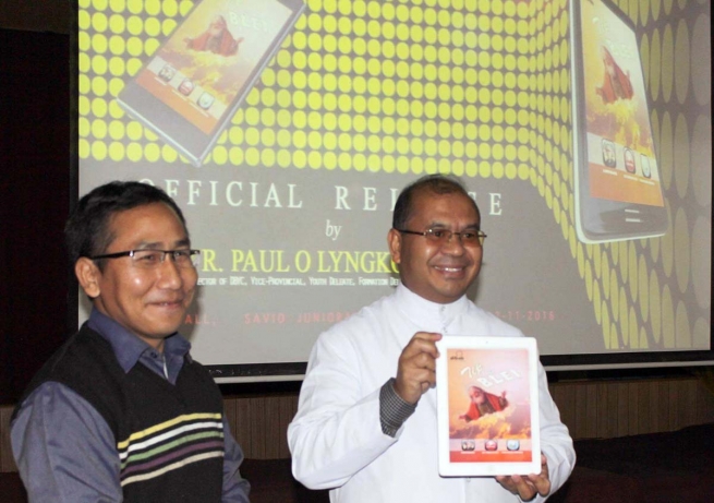 India - Lanzamiento de la primera "app” de la Biblia en el idioma khasi