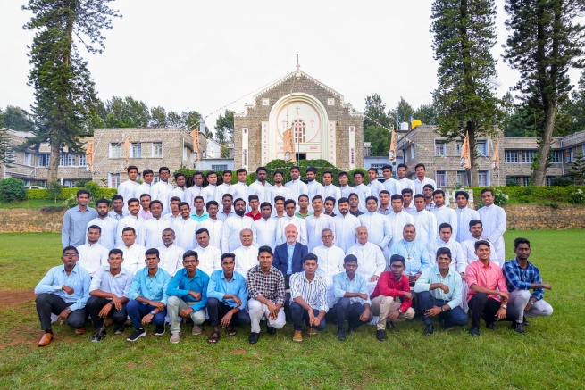 India – Rev. Fr. Stefano Martoglio SDB Inspires Young Salesians During His Visit to The Retreat, Yercaud