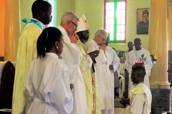 Mozambique - Ordenación Sacerdotal del salesiano Ângelo Vicente Nhantumbo