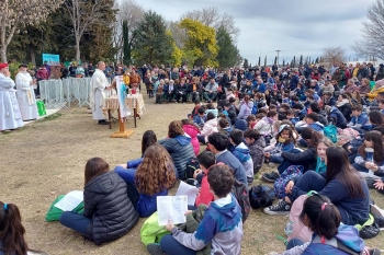 Argentina – Alunos do Instituto Sagrado Coração de Jesus celebram o 138º aniversário de Zeferino Namuncurá em Chimpay