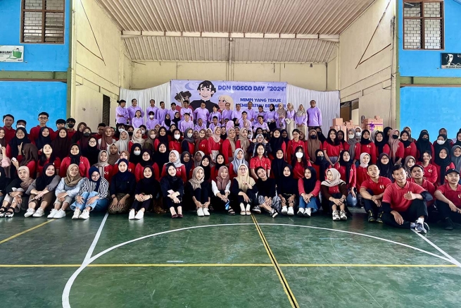 Indonesia – Los estudiantes musulmanes sueñan con Don Bosco