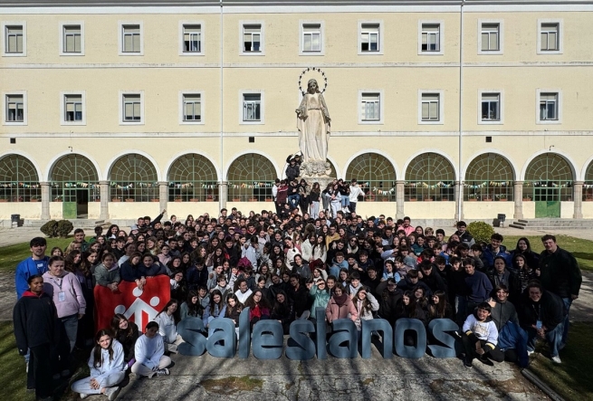 Espanha - O futuro tem o nome dos jovens empenhados