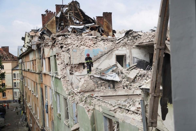 Ukraine – The Salesians in Lviv ensure canteen service to the population left homeless after the massive Russian attack on 6 July 2023