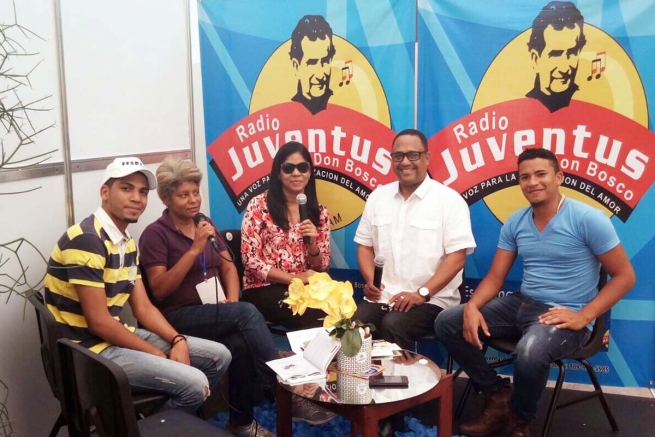 República Dominicana - Don Bosco en la Feria del Libro Católico