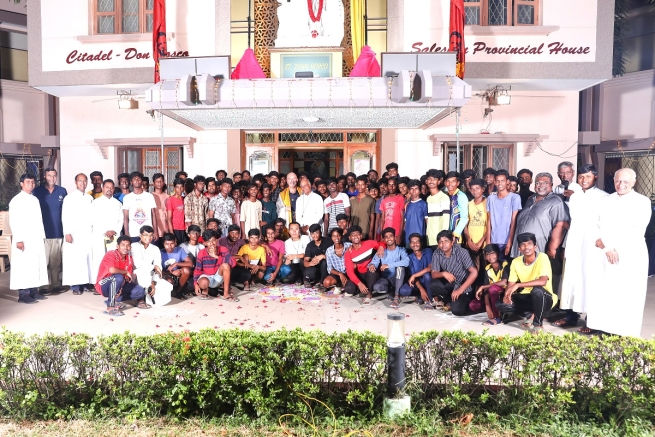 Inde – Père Stefano Martoglio visite la province de Chennai et inaugure une statue de Don Bosco à “la Citadelle”