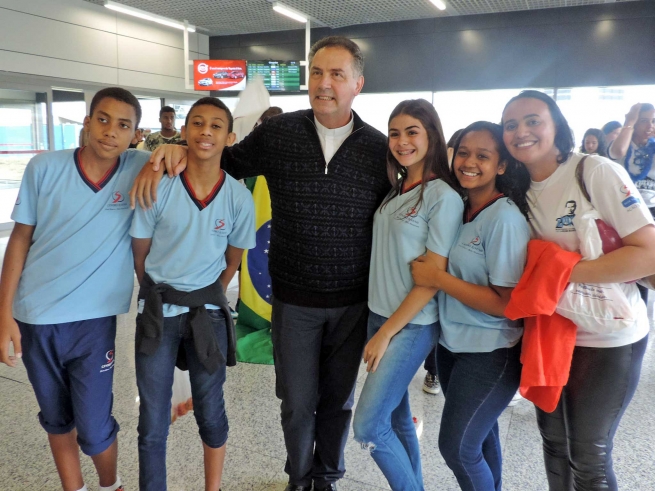 Brasil – “Necesitamos ejercitarnos en el arte de escuchar… es la capacidad del corazón”: Rector Mayor en el Congreso de Educación