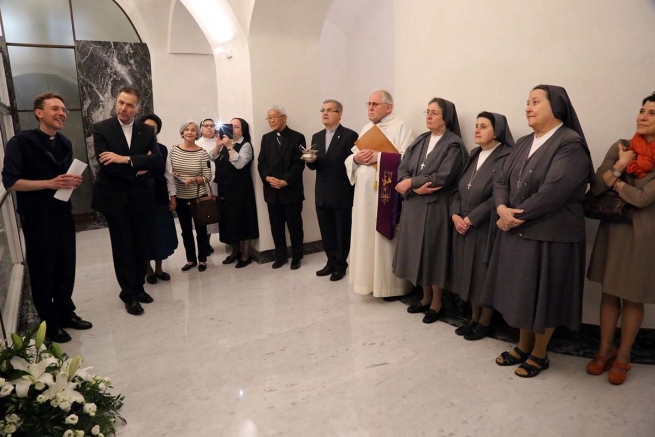 Italia – Don Ángel Fernández Artime benedice le tombe dei Rettori Maggiori