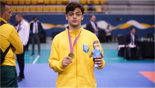 Bahrain – Allievo salesiano di Aracaju vince il titolo di Campione Mondiale di Karate