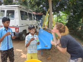 India - Una Navidad diferente en medio de los jóvenes con SIDA