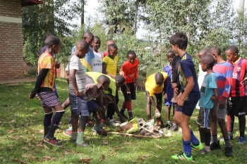 Ruanda - Los jóvenes de los Centros Juveniles Don Bosco se comprometen a preservar la naturaleza