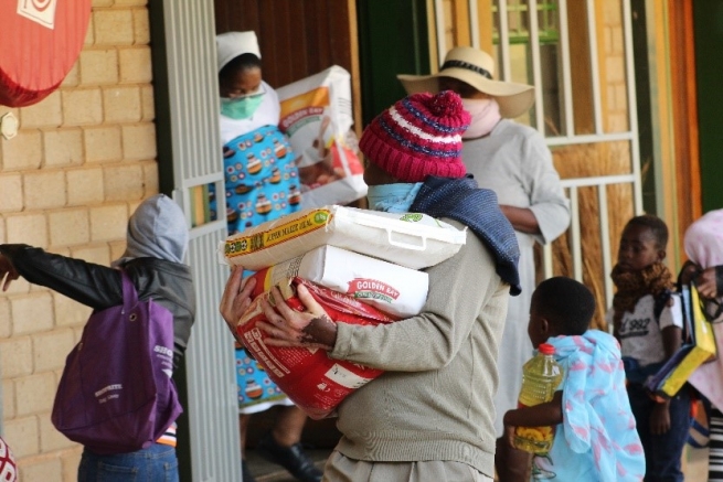 Sudafrica – “Grazie, a nome dei più poveri tra i poveri!”. La generosità salesiana cambia la vita delle persone