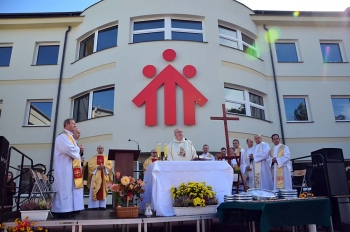 Pologne - Inauguration d'un nouvel édifice des écoles salésiennes